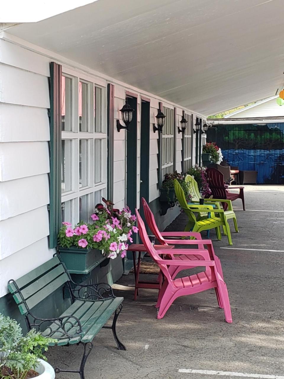 Reno Motel Salmo Eksteriør bilde